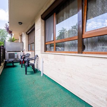 Sunny Apartment In Studentski Grad, Behind Unss 소피아 외부 사진